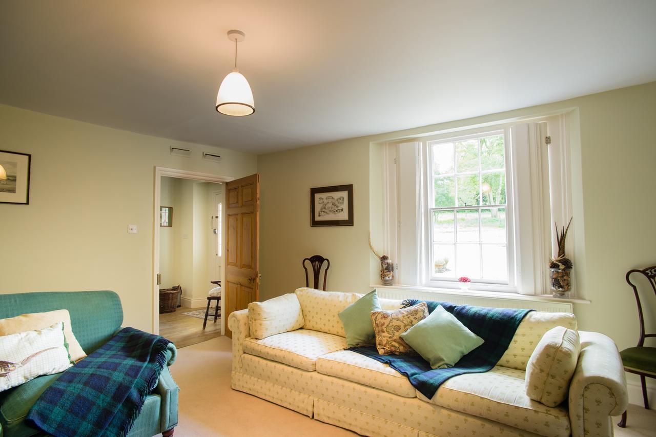 Отель All Hallows Farmhouse Wimborne Saint Giles Экстерьер фото