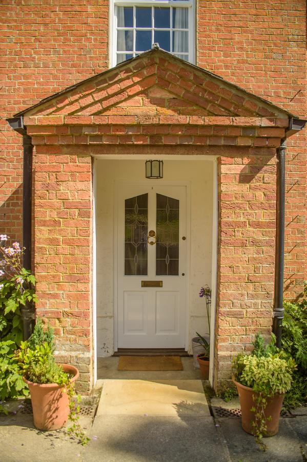 Отель All Hallows Farmhouse Wimborne Saint Giles Экстерьер фото