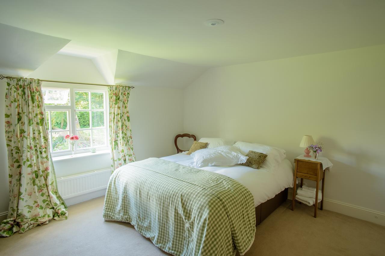 Отель All Hallows Farmhouse Wimborne Saint Giles Экстерьер фото